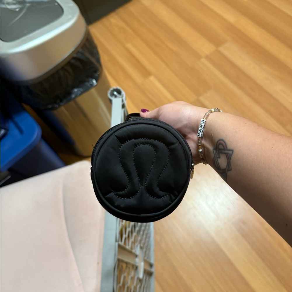 Lululemon Logo Coin Pouch